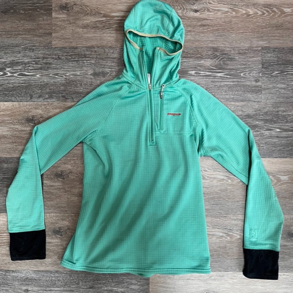 Patagonia R1 Size Medium